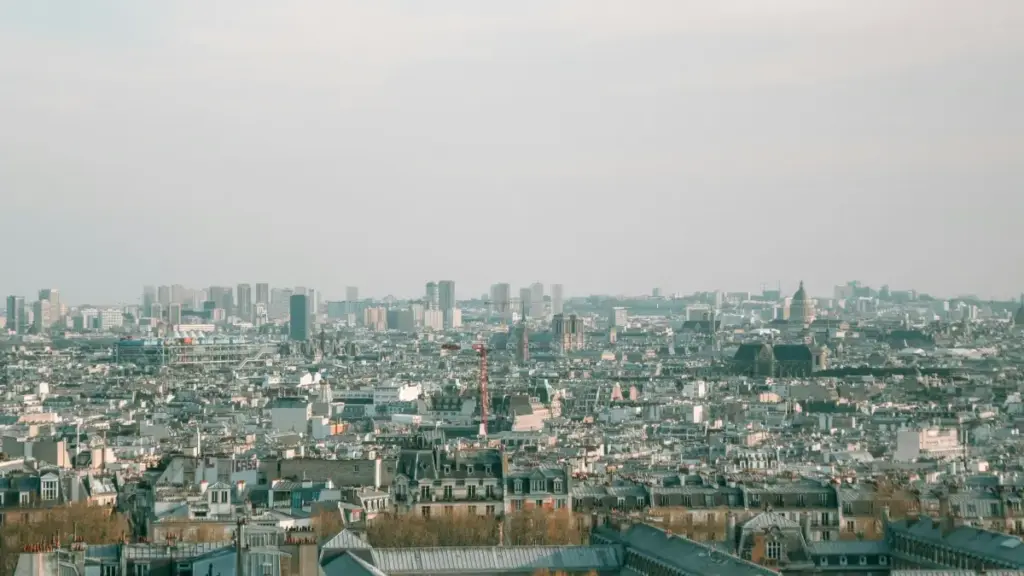 دليل عملي لصانعي المحتوى في السودان يشرح خطوات التواصل مع علامات تونسية على Takatak للتعاون في هدايا وجيف أوايز، يشمل إستراتيجية، نماذج رسائل، ونقاط تقنية تسهل النجاح.