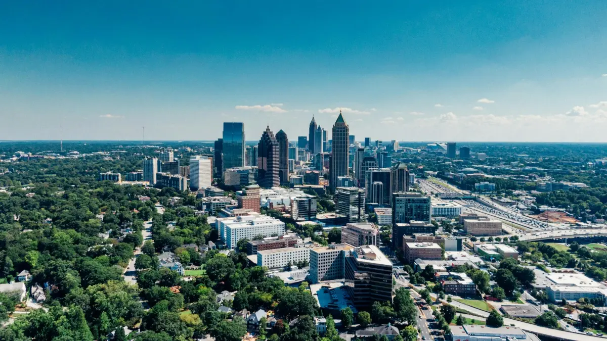 معلنين سودانيين: كيف تلاقوا مبدعين سريلانكيين على LinkedIn لمنتجات الحياة الصحية؟