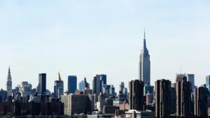 دليل عملي لسودانيين عن الوصول للبراندات اليابانية عبر Takatak، بناء شراكات مع ناشري الألعاب، نصائح ترويجية، وأمثلة من UZU Advertising وسياسات الدفع السريعة.